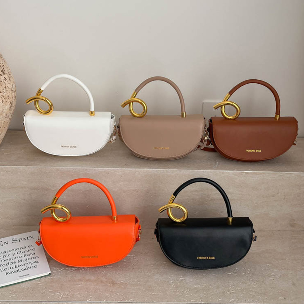 Luxury Bags Without Logo - حقيبة كروس بودي بتصميم سرج مع