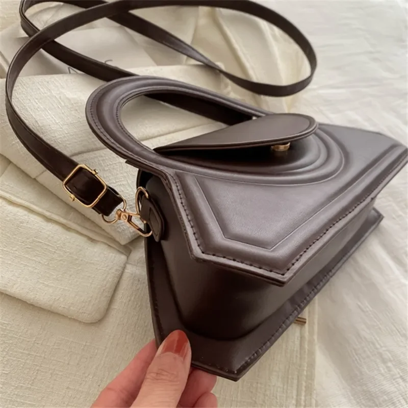 حقيبة حمل أنيقة من جلد البولي  - مراجعة Luxury Bags Without Logo وسعره