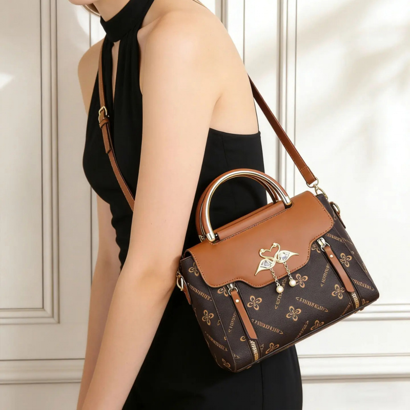 حقائب فاخرة خفيفة الوزن، حقائب - مراجعة Luxury Bags To Buy وسعره