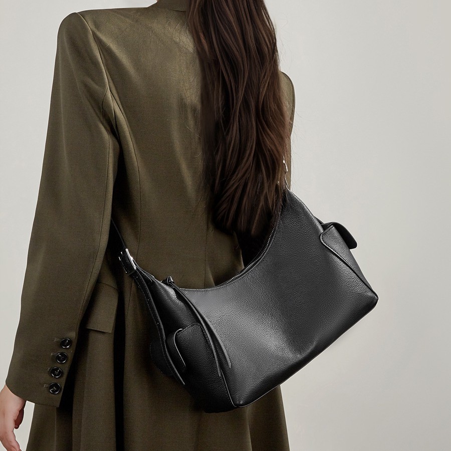 حقيبة يد نسائية فاخرة من الجلد - مراجعة Luxury Bags For Women Brands وسعره