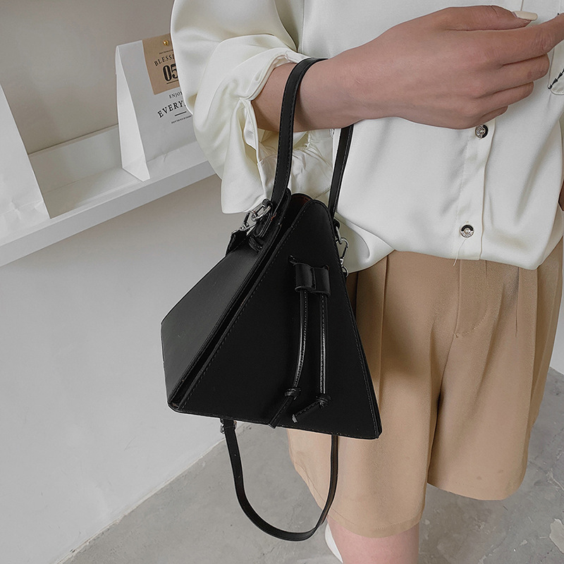 حقائب كتف للسيدات على الموضة ح - مراجعة Luxury Bags Without Logo وسعره