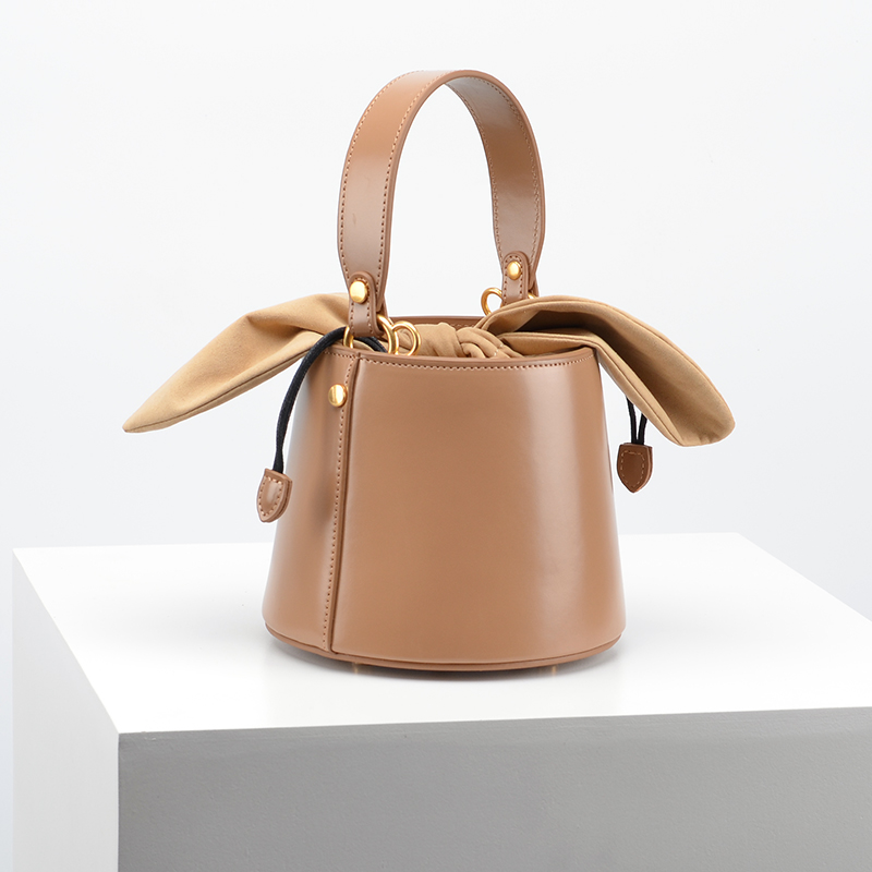 آذان أرنب تنوعا دلو حقيبة جلد  - مراجعة Luxury Bags Without Logo وسعره