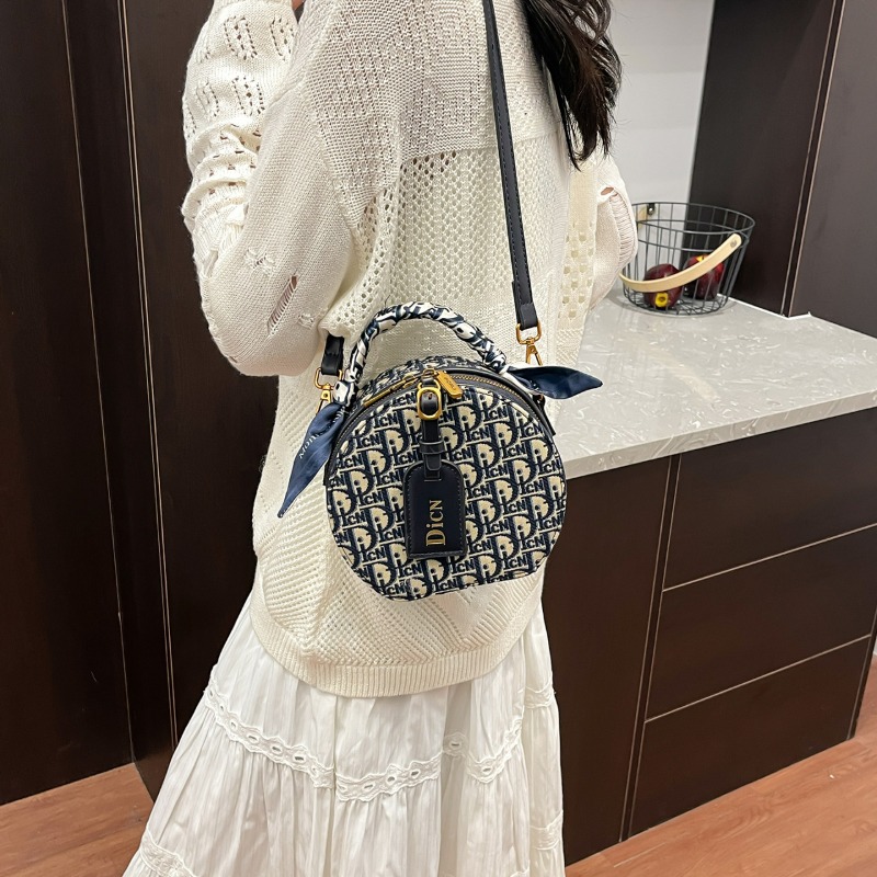 حقيبة يد نسائية صغيرة مستديرة  - مراجعة Luxury Quilted Bags وسعره