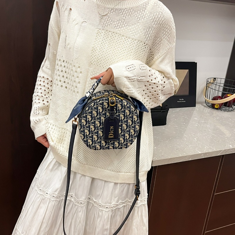 حقيبة يد نسائية صغيرة مستديرة  - مراجعة Luxury Quilted Bags وسعره