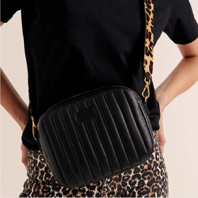حقيبة كروس بودي من الجلد الصنا - مراجعة Luxury Quilted Bags وسعره