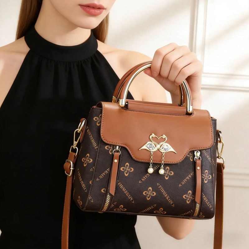 حقائب فاخرة خفيفة الوزن، حقائب - مراجعة Luxury Bags To Buy وسعره