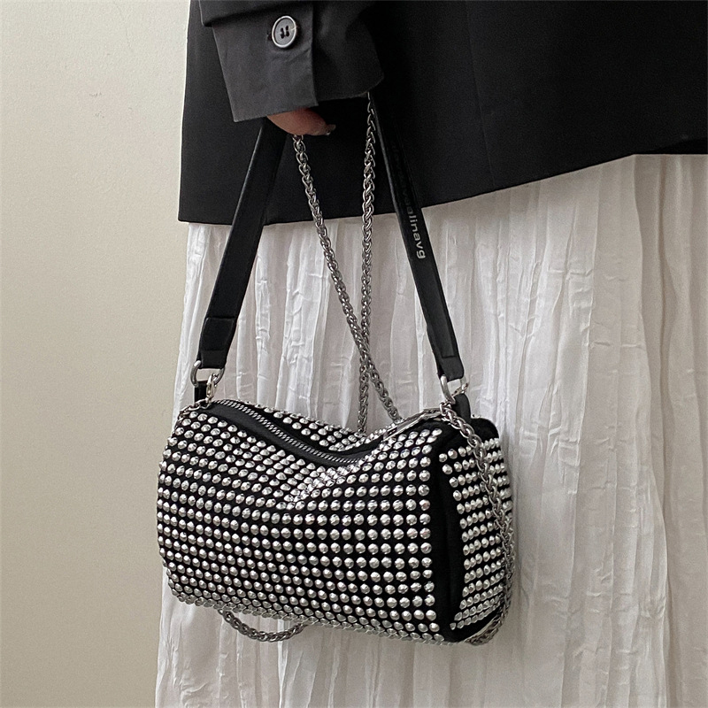 حقيبة كتف فاخرة من حجر الراين  - مراجعة Luxury Bags Without Logo وسعره