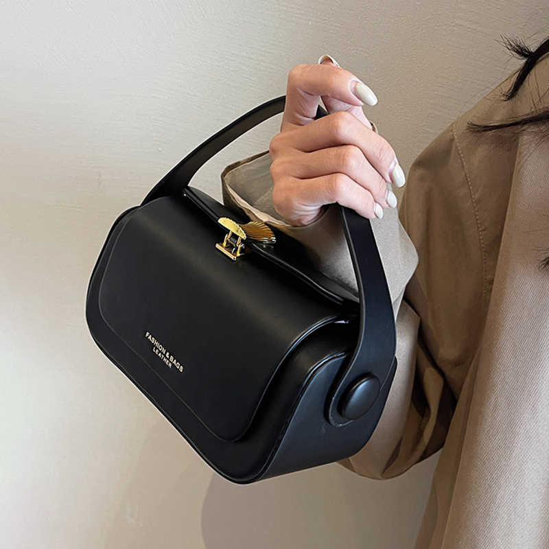 حقيبة كتف كلاسيكية سوداء للنسا - مراجعة Luxury Bags Without Logo وسعره